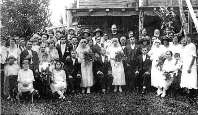 Triple Taifalos Wedding in Silkwood Triple Taifalos Wedding in Silkwood